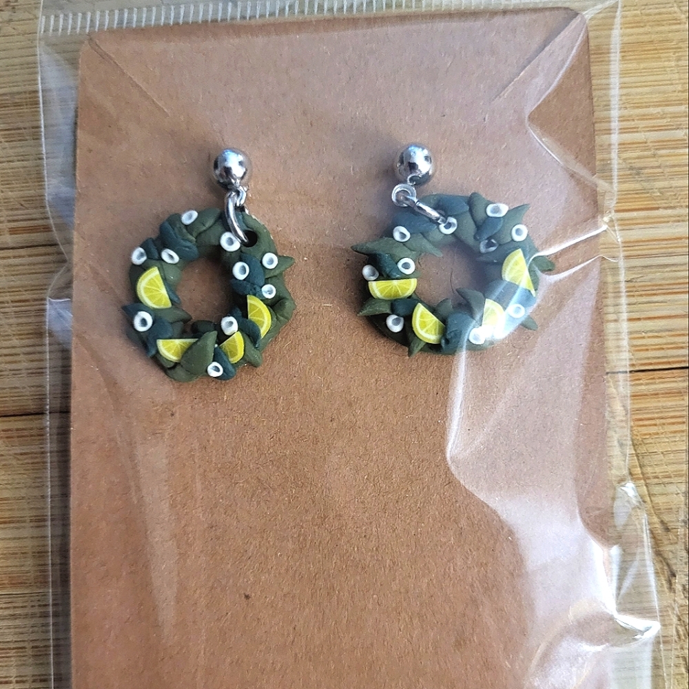 Lemon Wreath Dangling Earrings